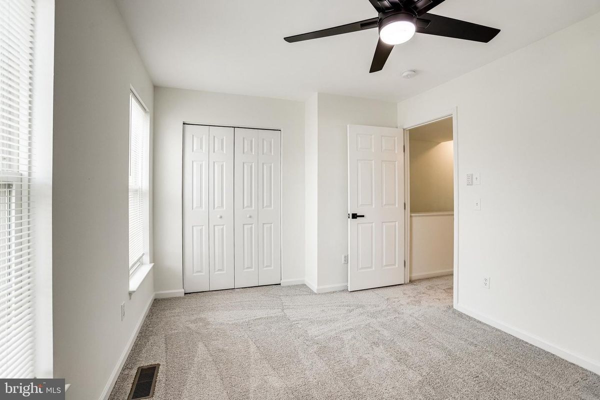 Building Photo - 15656 Three Otters Pl