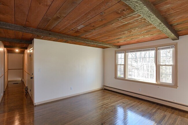 Building Photo - 110 Oswego St