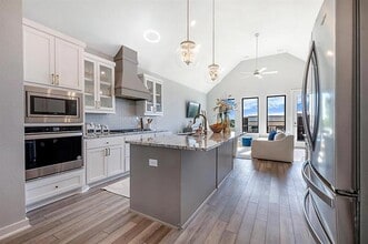 Building Photo - 2214 Rook Dr