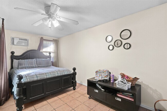 Building Photo - 4123 Yupon Ridge Dr