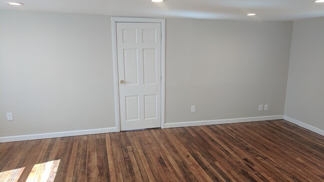 Building Photo - 3231 Alpine Pl