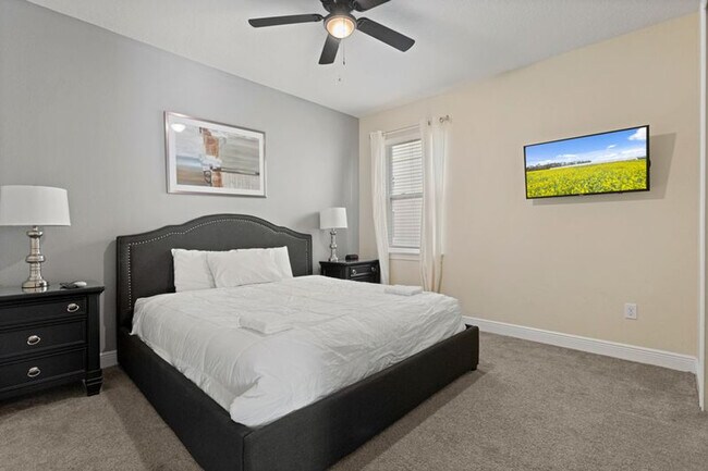 Building Photo - 551 Lasso Dr
