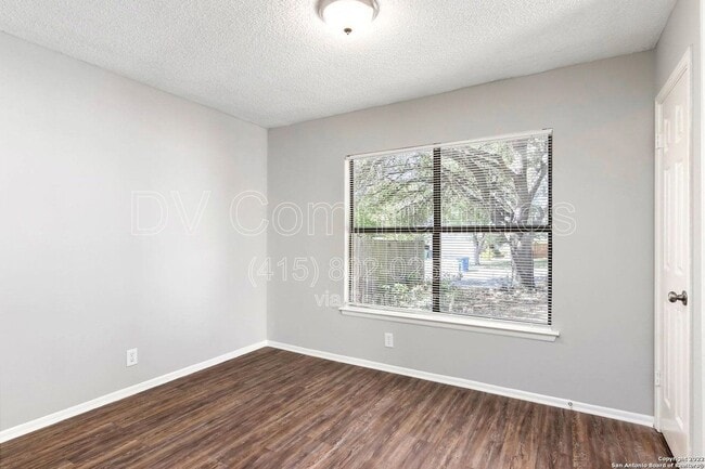 Building Photo - 9211 De Frene