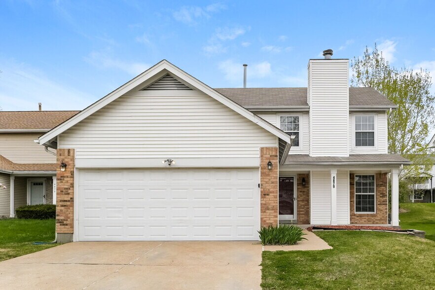 Primary Photo - 4879 Persimmon Bend Ln