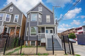 Building Photo - 1540 N Keeler Ave