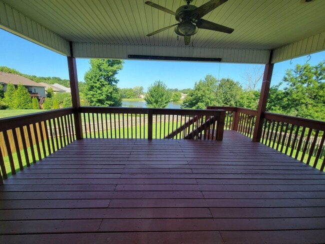 Building Photo - 5 bed/ 3 bath Single family home.