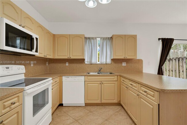 Building Photo - 8566 SW 214th Way
