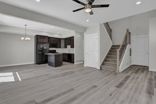 Building Photo - Modern 3-Bedroom Townhome – Conveniently L...