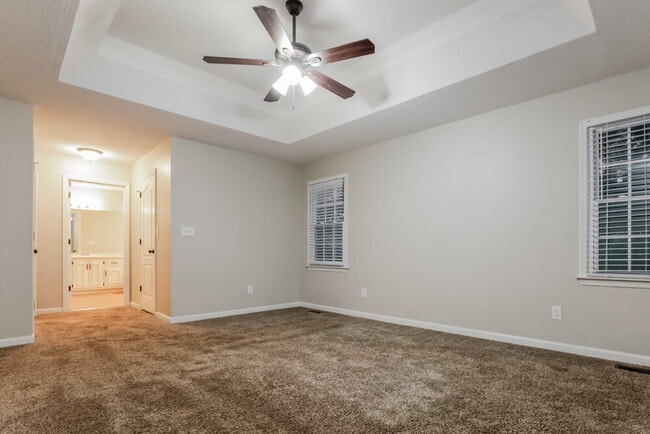 Building Photo - 107 Springwater Trce