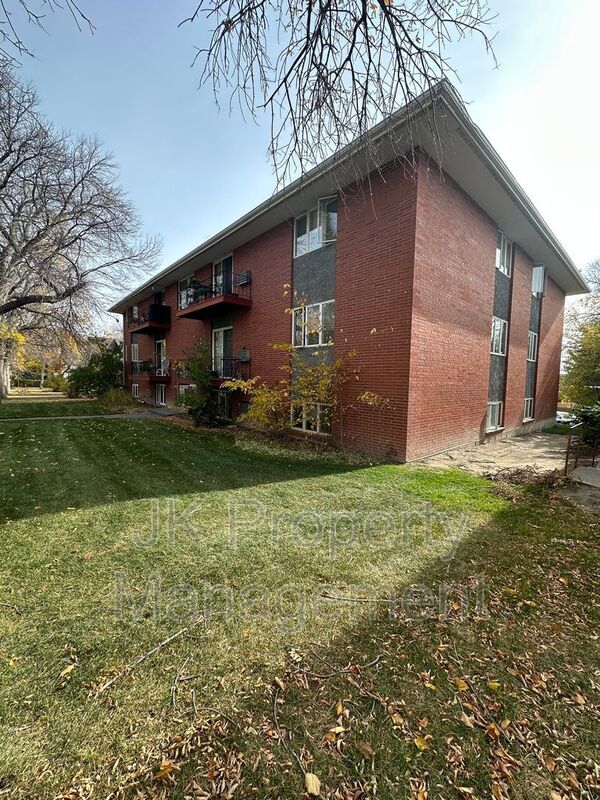 Building Photo - 1110 2nd Ave S