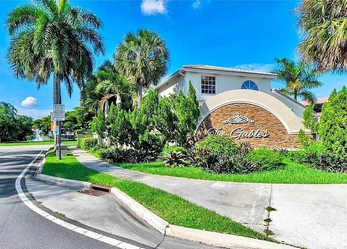 Primary Photo - 36 Gables Blvd