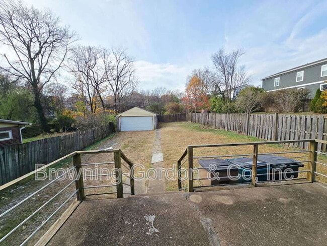 Building Photo - 1504 Riverside Dr