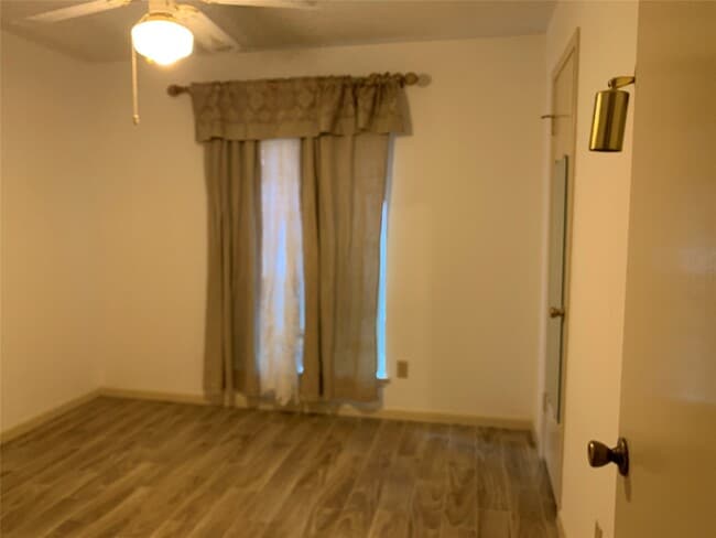 Building Photo - 10710 Sagebluff Dr