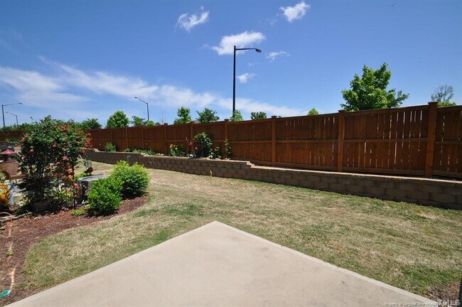 Building Photo - 209 Brier Crossings Loop