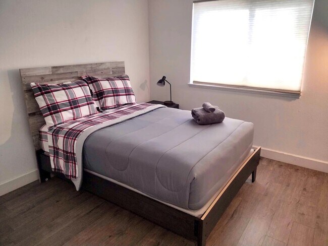Bedroom # 2 · Full Size Bed - 11769 Mount Lassen Ct