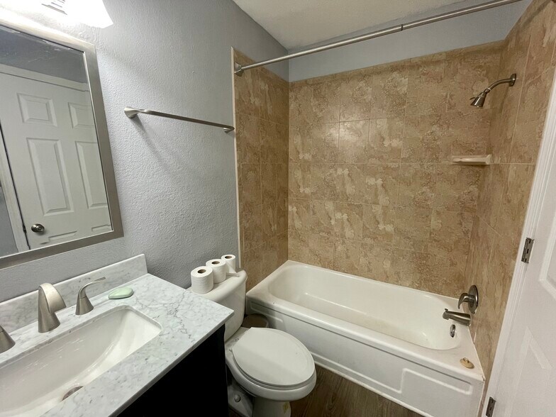 Building Photo - 408 E Virginia St