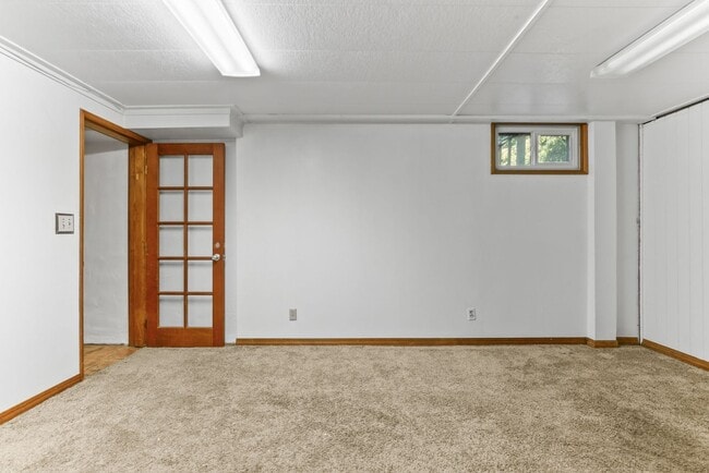 Building Photo - 9877 SE 33rd Ave