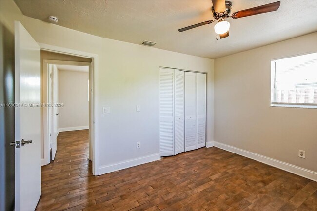 Building Photo - 6648 Osborne Dr