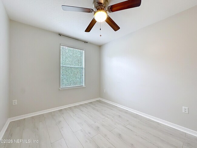 Building Photo - 8224 Halls Hammock Ct