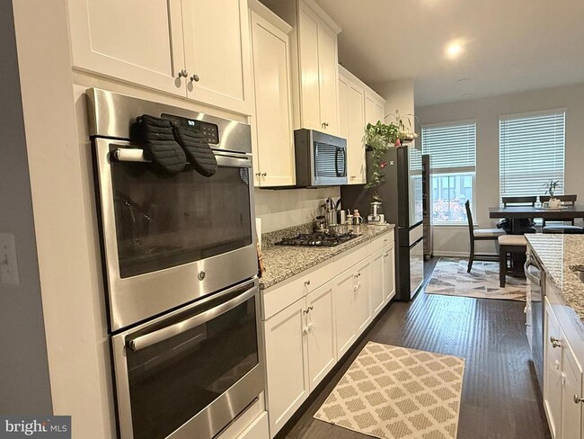 Building Photo - 22269 Sims Terrace