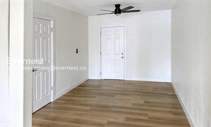 Building Photo - 2317 W Adams St