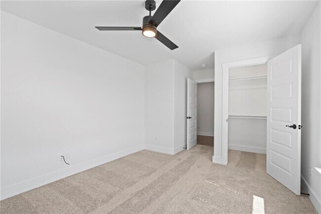 Building Photo - 4206 SW Adams Rd