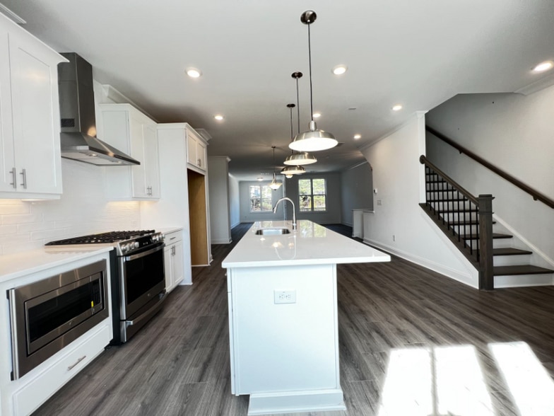 Building Photo - 235 Sims Park Pl.