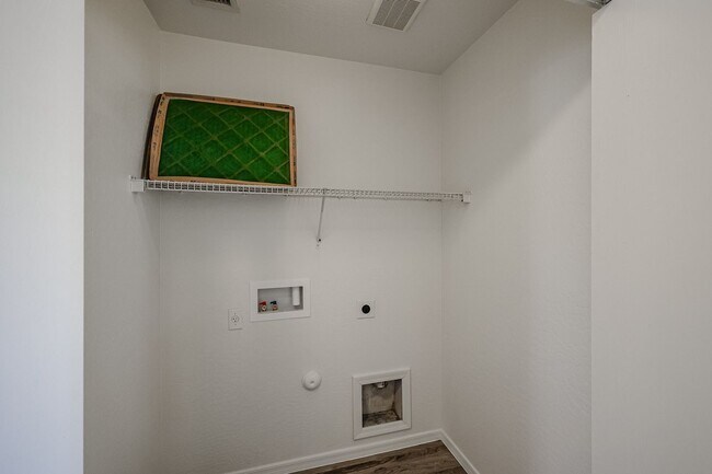 Building Photo - COMING SOON !!  4 BED 2.5 BATH, 2200+ SFT IN CAMELBACK RANCH, PHOENIX