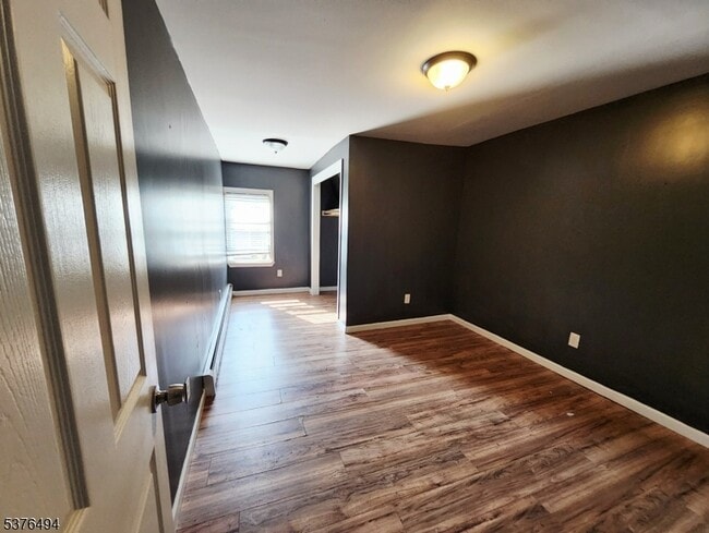 Building Photo - 116 Smith St