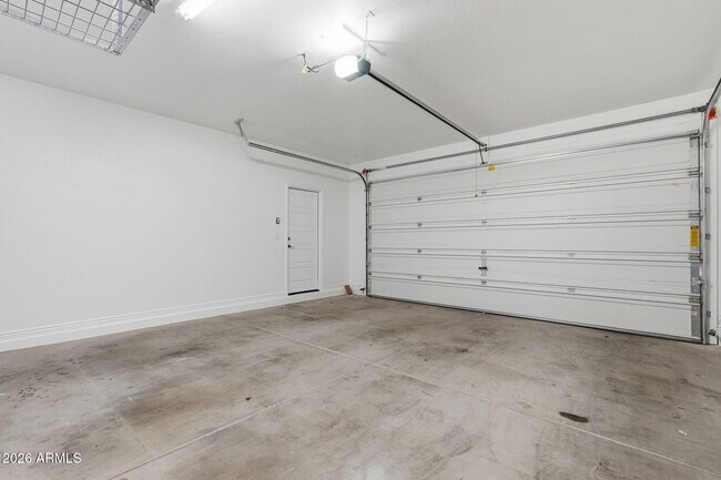 Building Photo - 464 N Ranger Trail