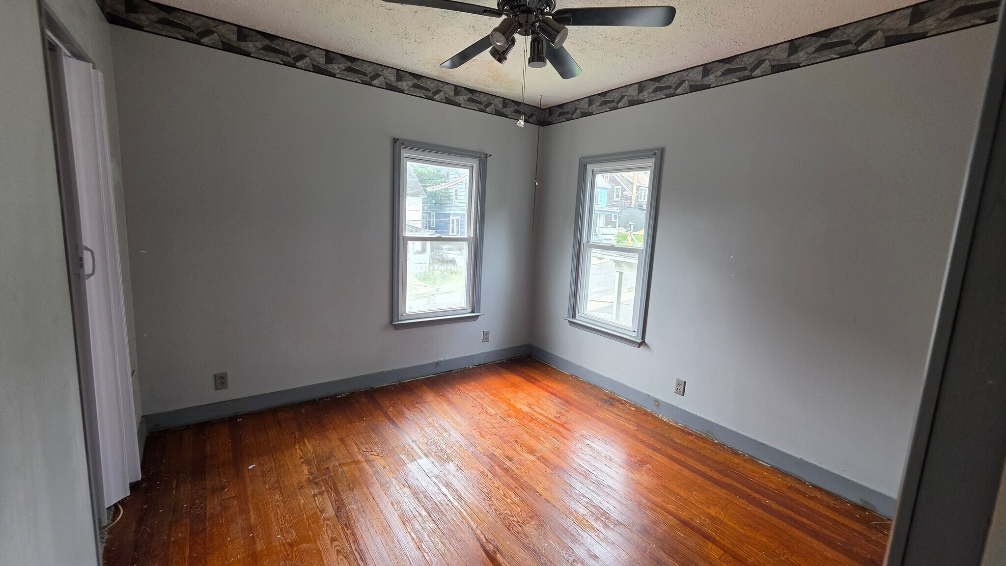 Building Photo - 1606 W Colvin St