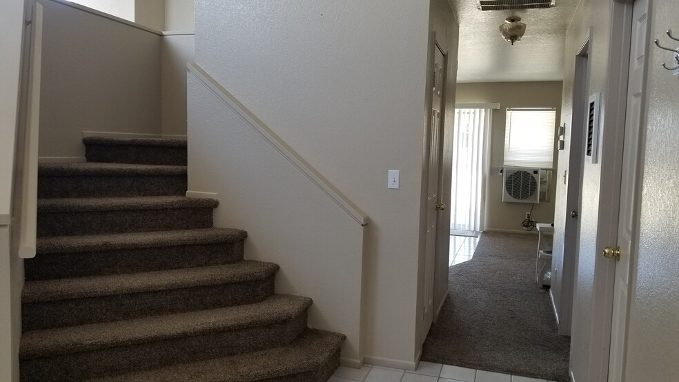 Building Photo - 3558 Glenridge Ave
