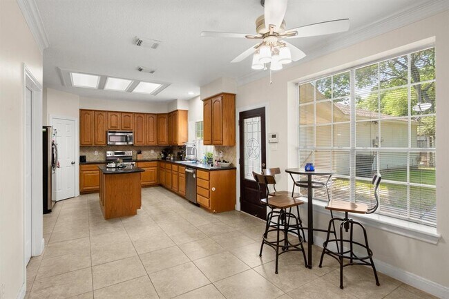 Building Photo - 12430 Hammersmith Dr