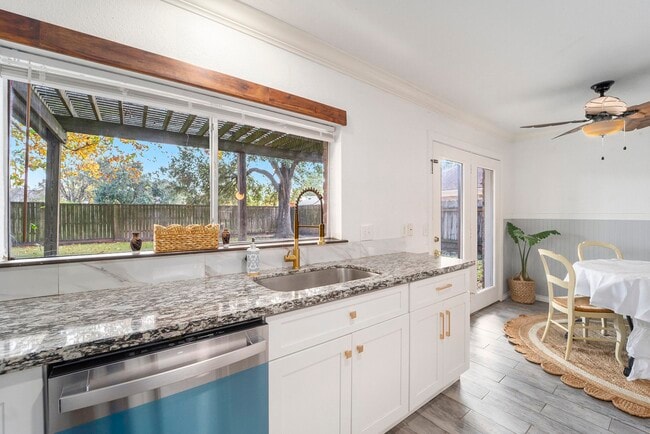 Building Photo - 13231 Harpers Bridge Dr