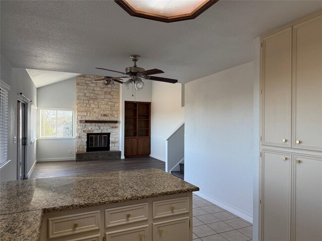 Building Photo - 3205 MacArthur Ave