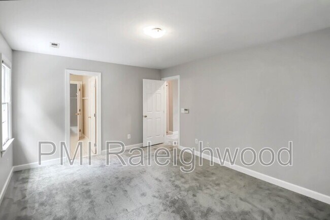 Building Photo - 301 Perry Creek Dr