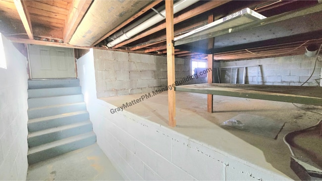 Building Photo - 738 E 35th St