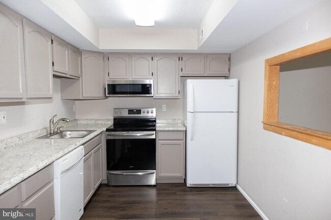 Building Photo - 54 Reliance Ct