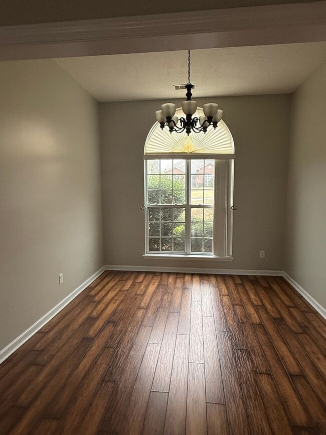 Building Photo - HOME FOR LEASE 4 BR 2 BATH RANCHSTYLE  SPLIT FLOOR PLAN AND OPEN  LARGE  FENCED BACKYARD  CONVENI...