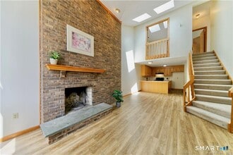 Building Photo - 33 Ivy Ln