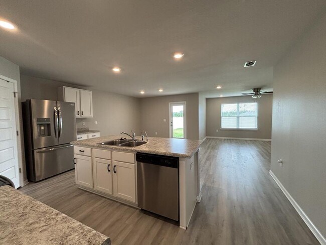 Building Photo - 6359 Bellavia Ln