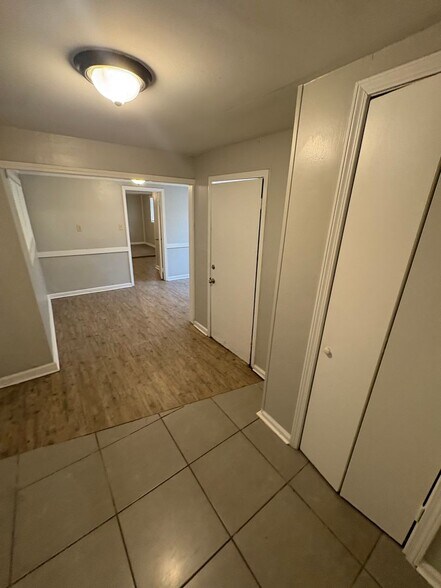 Building Photo - 598 Orchard Ave