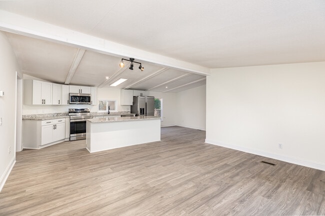 Building Photo - 130 Old Lowesville Rd