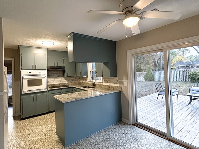 Building Photo - 408 Lynette Dr