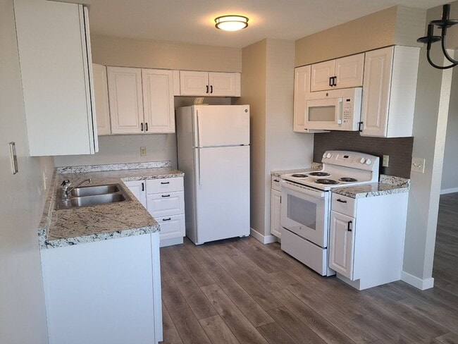 Building Photo - 2 Bed/1 Bath Apartment in Clarkston, WA