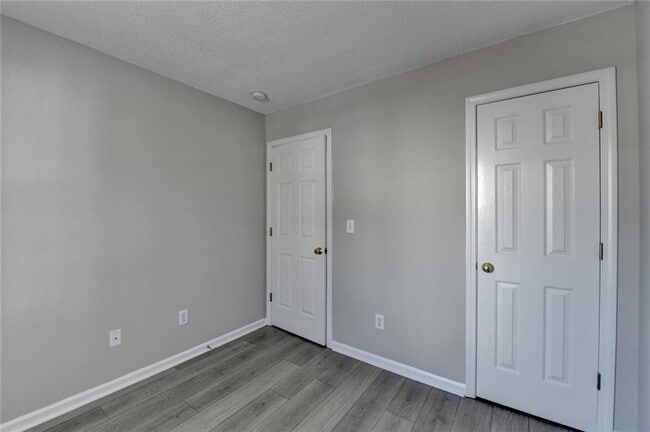 Building Photo - 4061 Howell Park Rd