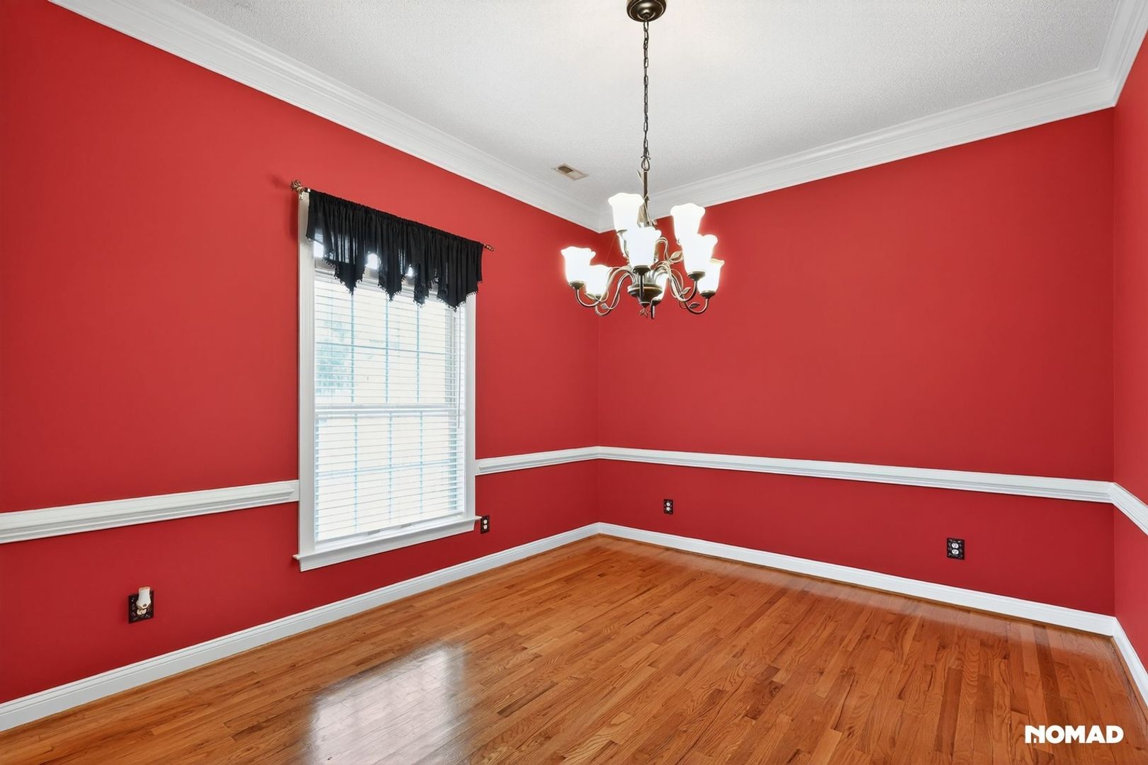 Building Photo - 401 Adler Ln