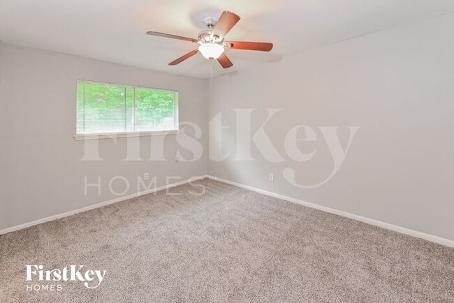 Building Photo - 12811 Claygate Dr