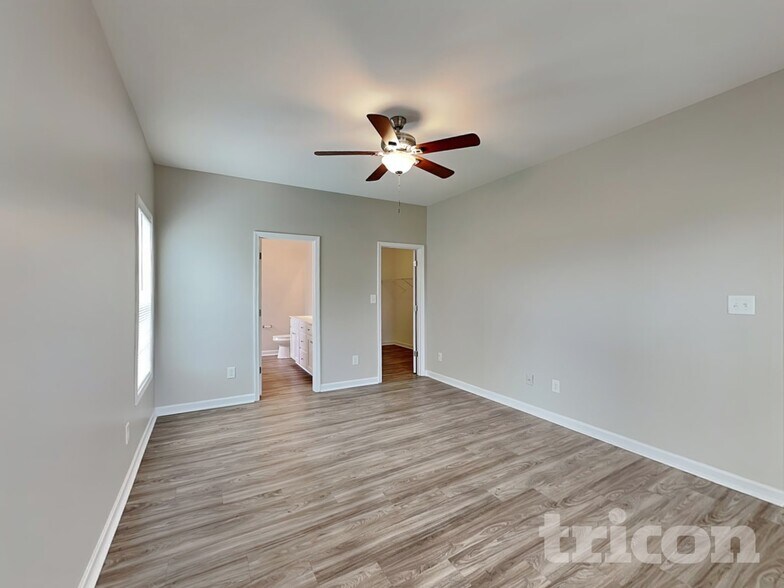 Building Photo - 239 Grovemere Ln