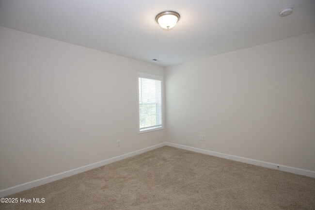 Building Photo - 1170 Camellia Dr